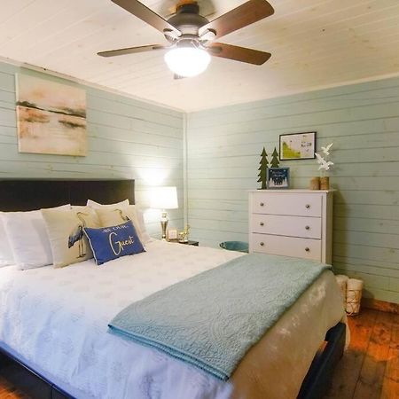 Charming Lakeview Cabin Near Geneva-On-The-Lake! Ashtabula Exterior photo