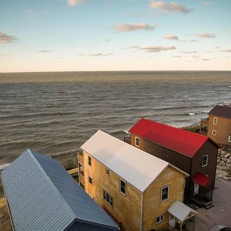 Charming Lakeview Cabin Near Geneva-On-The-Lake! Ashtabula Exterior photo