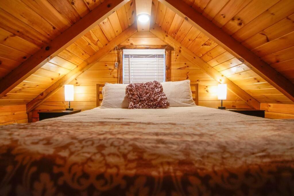 Charming Lakeview Cabin Near Geneva-On-The-Lake! Ashtabula Exterior photo