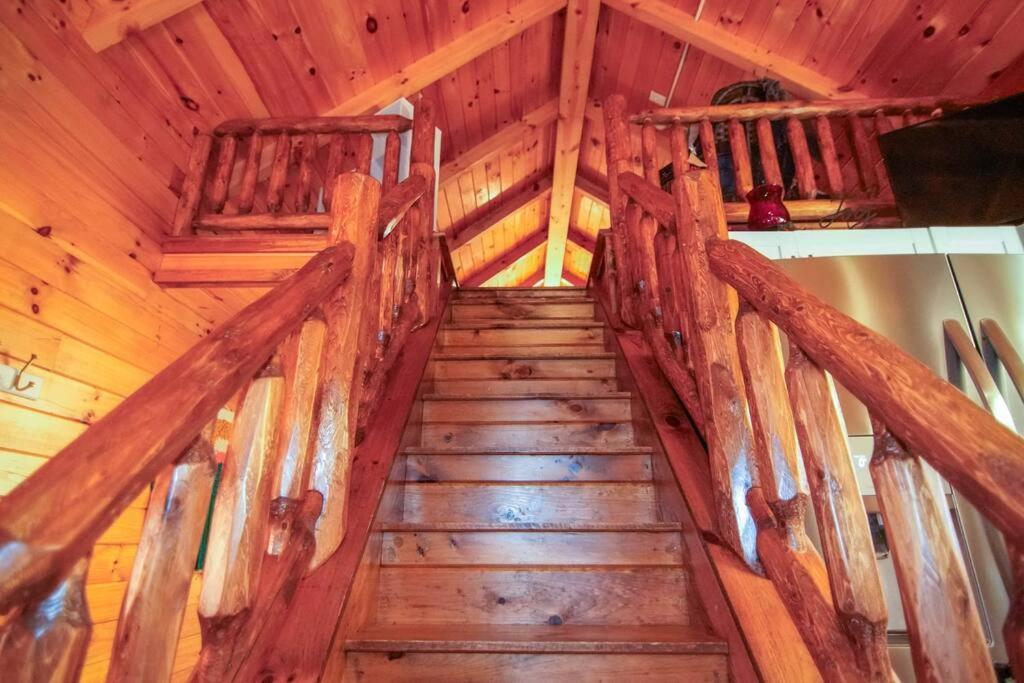 Charming Lakeview Cabin Near Geneva-On-The-Lake! Ashtabula Exterior photo