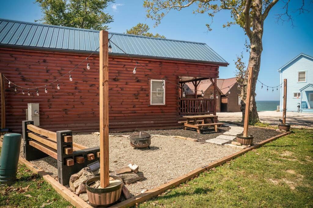 Charming Lakeview Cabin Near Geneva-On-The-Lake! Ashtabula Exterior photo