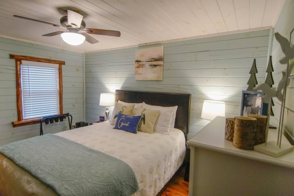 Charming Lakeview Cabin Near Geneva-On-The-Lake! Ashtabula Exterior photo